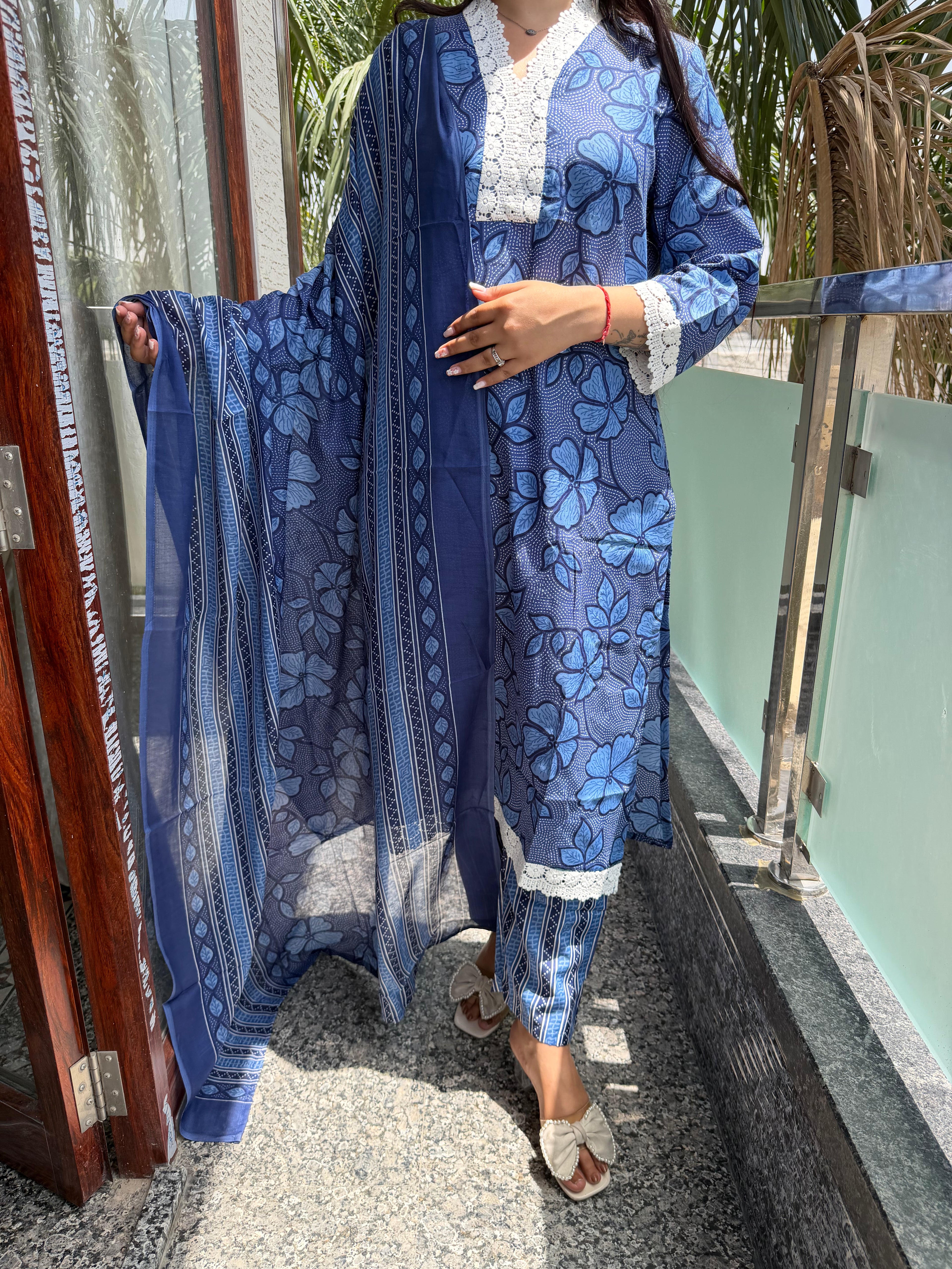 Aabha Blue Floral Premium Mul Cotton 3-Piece Set